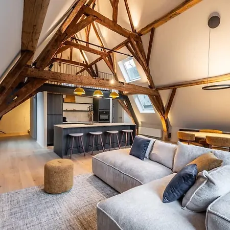 Casiola - City-view Loft With Wooden Beams And Mezzanine *