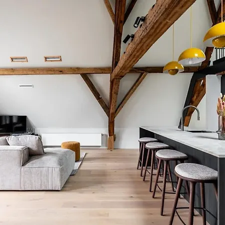 Casiola - City-view Loft With Wooden Beams And Mezzanine *