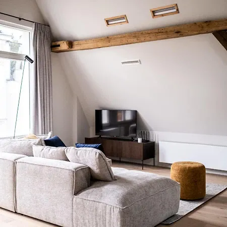 Casiola - City-view Loft With Wooden Beams And Mezzanine * خنت