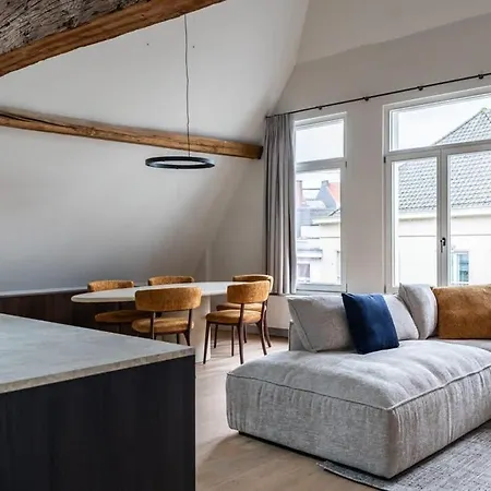 شقة Casiola - City-view Loft With Wooden Beams And Mezzanine