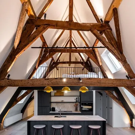شقة Casiola - City-view Loft With Wooden Beams And Mezzanine