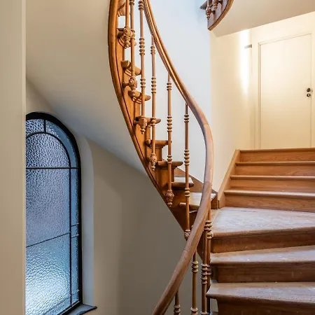 شقة Casiola - City-view Loft With Wooden Beams And Mezzanine خنت